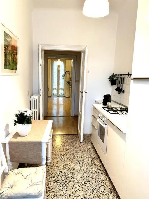 Elegante In Centro Apartamento